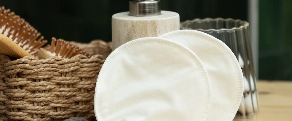 Coussinets d'allaitement lavables ou jetables : le guide